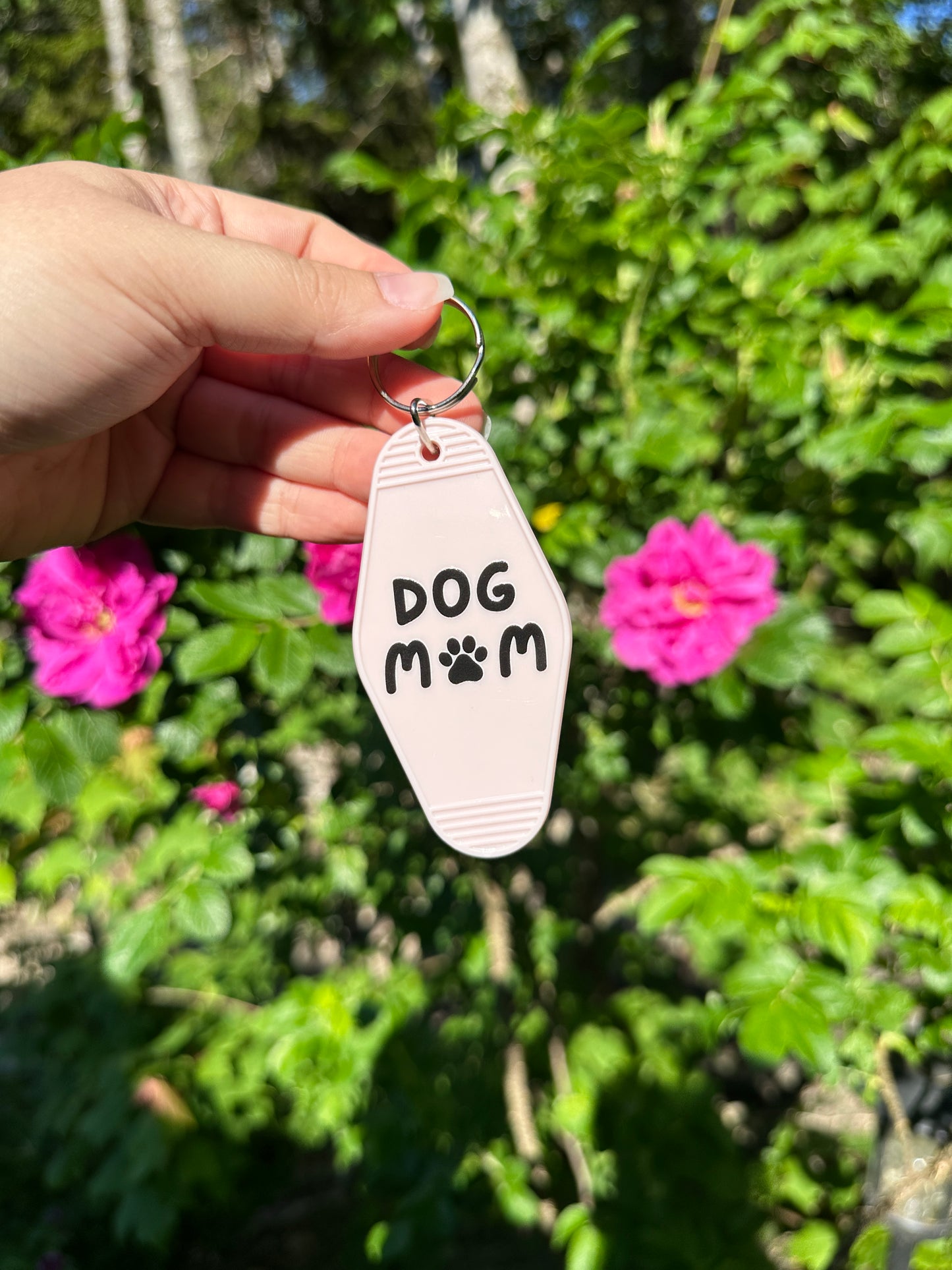 Dog Mom | Motel Keychain