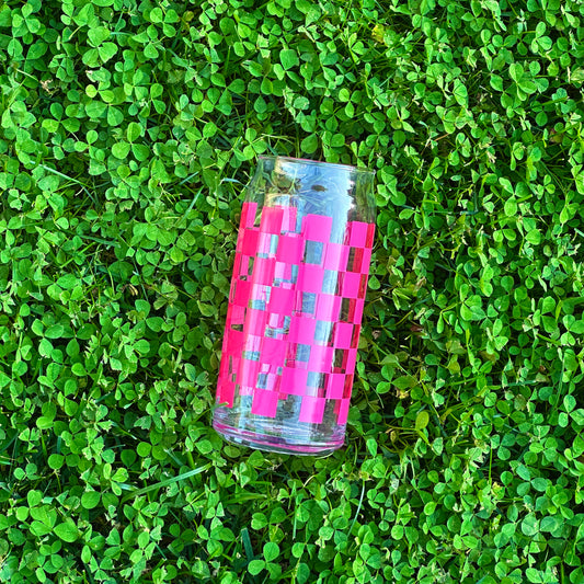 Dark Pink Checkers 20 oz Glass Cup